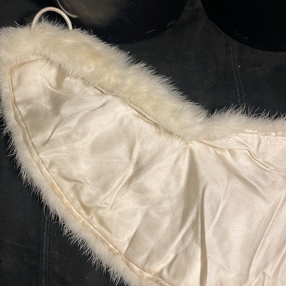 Speiser Furs Over the Shoulders it also detaches very elegant - Picture 7 of 8